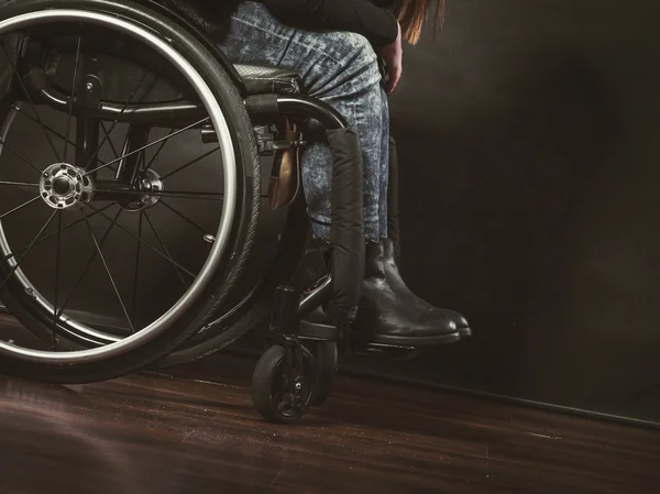 Legs of disabled person. — Stock Photo, Image