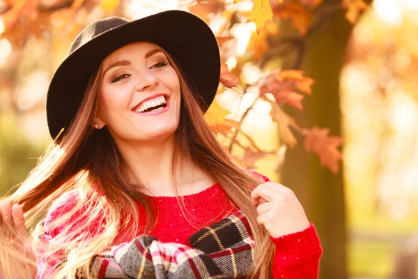 Porträt einer attraktiven Frau. — Stockfoto