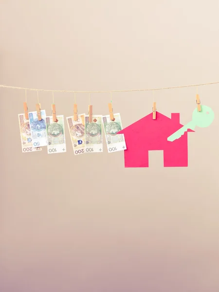 House with key and banknotes — Stock Photo, Image