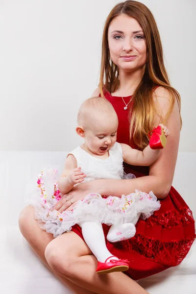 Skönhet mor med barn — Stockfoto