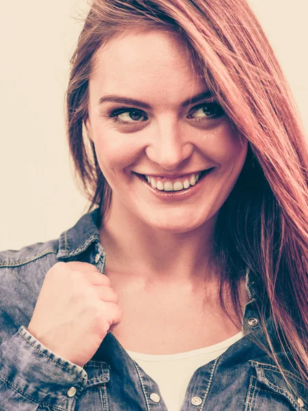 Happy smiling woman wearing jeans — Stock Photo, Image