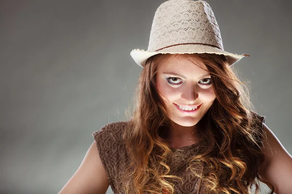 Mysterious enigmatic intriguing woman girl in hat. — Stock Photo, Image