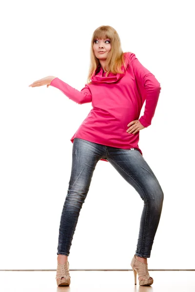 Woman casual style showing empty hand — Stock Photo, Image