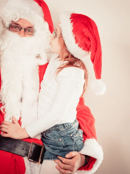 Santa Claus con niña . — Foto de Stock