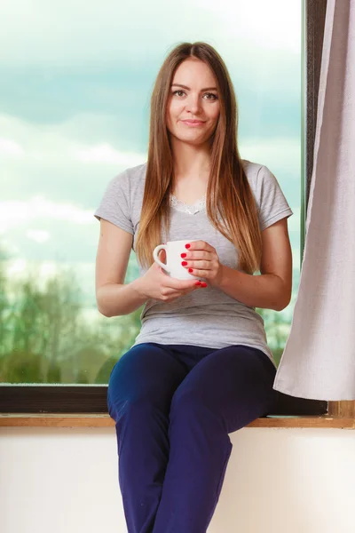 Young girl in morning. — Stock Photo, Image