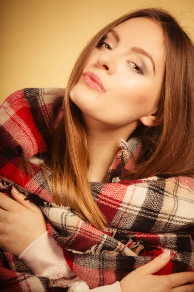 Hermosa modelo con ropa de invierno . — Foto de Stock