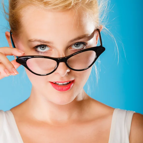 Mujer con anteojos. —  Fotos de Stock