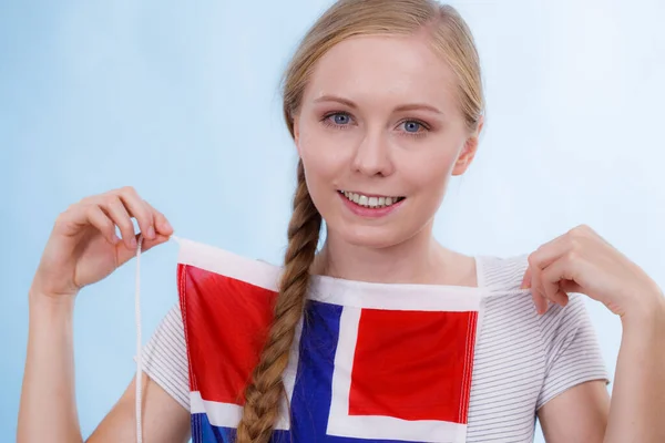 Blond Meisje Vlechthaar Met Noordse Vlag Blauw Scandinavische Volkeren — Stockfoto