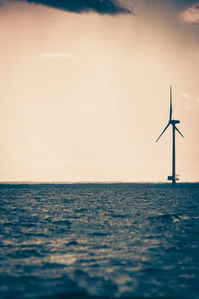 Turbinas Eólicas Geram Fazenda Para Produção Energia Renovável Sustentável Alternativa — Fotografia de Stock