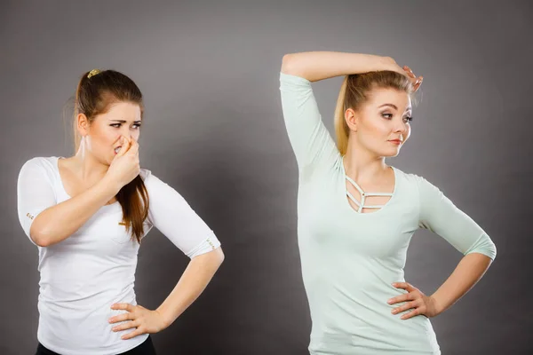 Woman Having Wet Armpit Her Friend Smelling Stink Being Disgusted — Stock Photo, Image