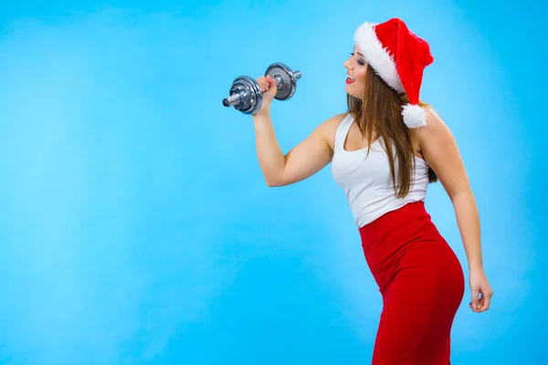 Yeni Yıl Fitness Kas Çözünürlüğü Noel Baba Şapkalı Kadın Dambıl — Stok fotoğraf