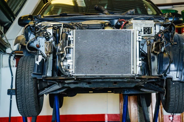 Auto Gebruik Auto Verhoogd Lift Autoservice — Stockfoto