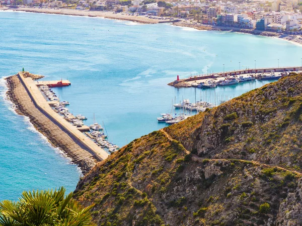 コスタ ブランカの地中海の風景 スペイン南東部のアリカンテ県北海岸のサンアントニオ岬 — ストック写真