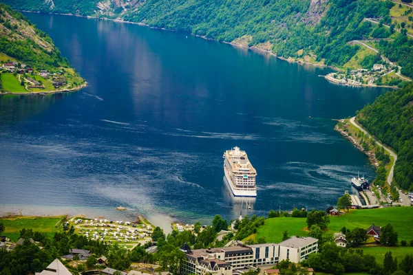 Fjord Geirangerfjord Cruise Ship View Flydasjuvet View Point Norway 旅行目的地 — 图库照片