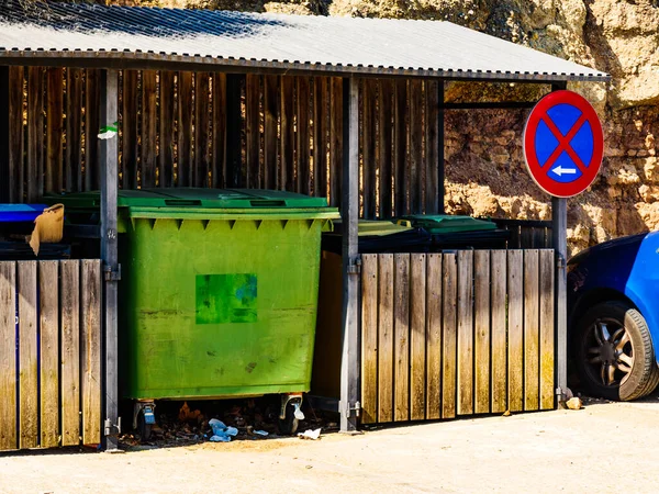 Cubo Basura Industrial Grande Aire Libre Zona Parada Descanso — Foto de Stock