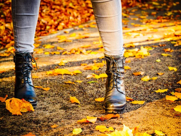 Unrecognizable Woman Wearing Black Warm Shoes Boots Autumnal Style Footwear — Stock Photo, Image