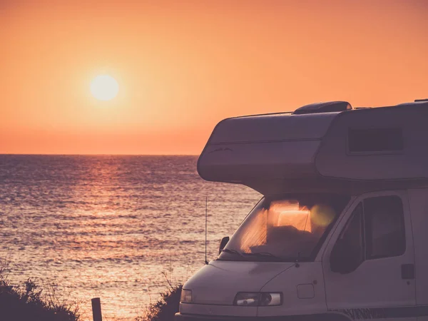 Camper Recreational Vehicle Sunrise Medanean Coast Spain Кемпинг Пляже Природы — стоковое фото