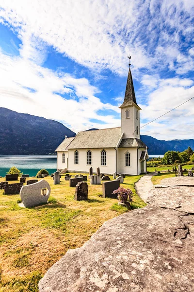 Norwegischer Kirchhof Nes Dorf Fjord Lusterfjord Kreis Vestland Norwegen — Stockfoto