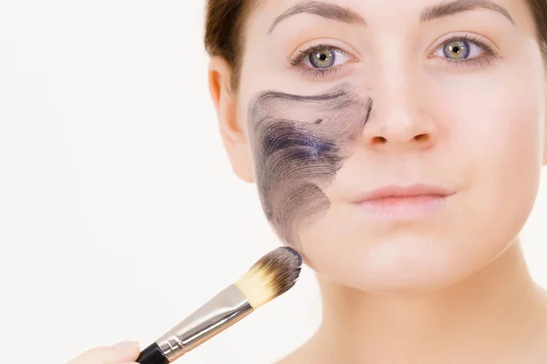 Woman Being Applying Clay Carbo Detox Mask Her Face Using — Stock Photo, Image