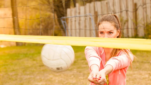 Juegos Deportivos Concepto Personas Mujer Joven Ropa Deportiva Jugador Voleibol — Foto de Stock