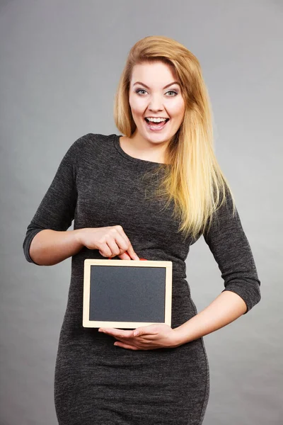 Bauchprobleme Schmerzen Verdauung Verstopfung Frau Hält Schwarze Tafel Bauch — Stockfoto