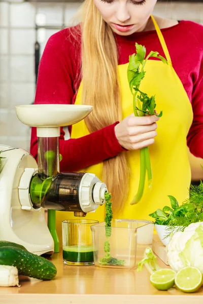 Getränke Gut Für Die Gesundheit Diät Frühstückskonzept Frau Der Küche — Stockfoto