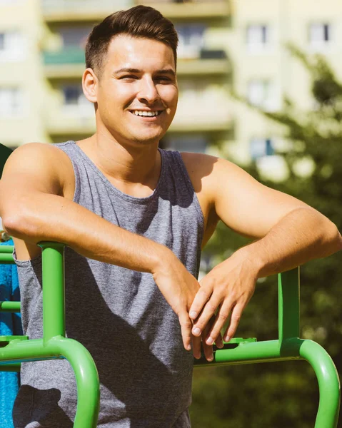 Handsome Guy Relaxing Outdoor Workout Fit Happy Man Feeling Healthy — Stock Photo, Image