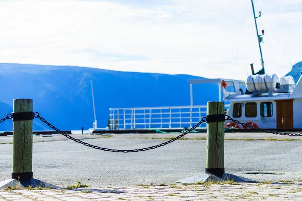 Ferryboot Solvorn Gemeente Luster Provincie Vestland Westelijke Oever Van Lustrafjorden — Stockfoto