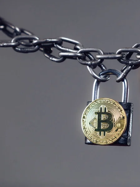 Crypto Currency Metal Locker Finances Tied Block Chain Bitcoin — Stock Photo, Image