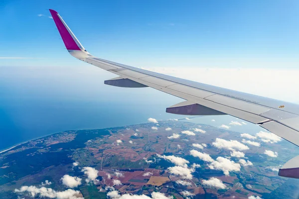 Utsikt Från Ett Flygplansfönster För Att Polera Kusten Östersjön Och — Stockfoto