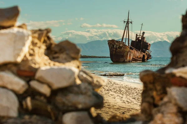 Řecké Pobřeží Proslulým Zrezivělým Vrakem Dimitrios Pláži Glyfada Gytheia Gythio — Stock fotografie