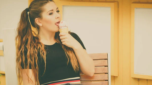 Happy Funny Young Woman Long Brown Hair Eating Ice Cream — Stock Photo, Image