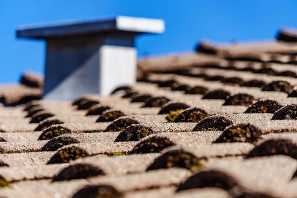 Braune Ziegeldächer Detail Haus — Stockfoto