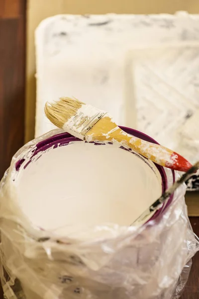 Renovación Del Hogar Cambio Color Paredes Concepto Bricolaje Pintura Blanca —  Fotos de Stock