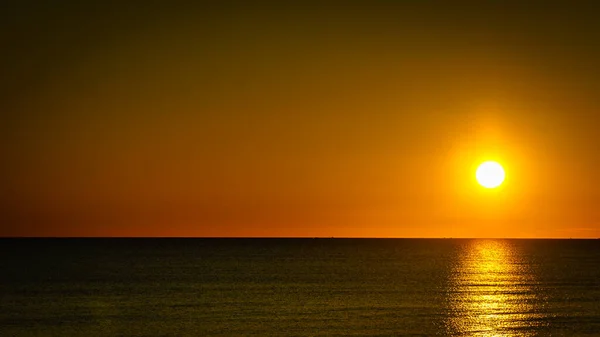 Východ Slunce Nad Mořem Slunce Vychází Nad Horizont — Stock fotografie