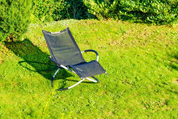 Relax Sulla Natura Estate Sedia Piegata Nel Giardino Verde — Foto Stock