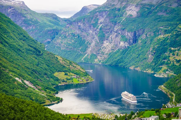 Fjord Geirangerfjord Výletní Lodí Pohled Flydasjuvet Pozorovacího Místa Norsko Cíl — Stock fotografie