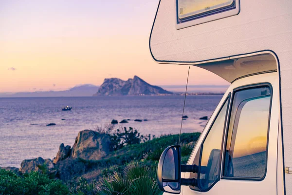 Caravane Sur Côte Méditerranéenne Espagne Gibraltar Vue Sur Rocher Horizon — Photo