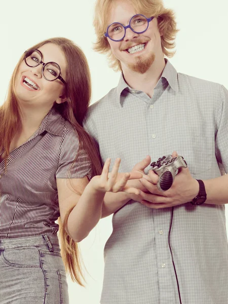 Pareja Feliz Disfrutando Del Tiempo Libre Jugando Videojuegos Juntos Captura — Foto de Stock