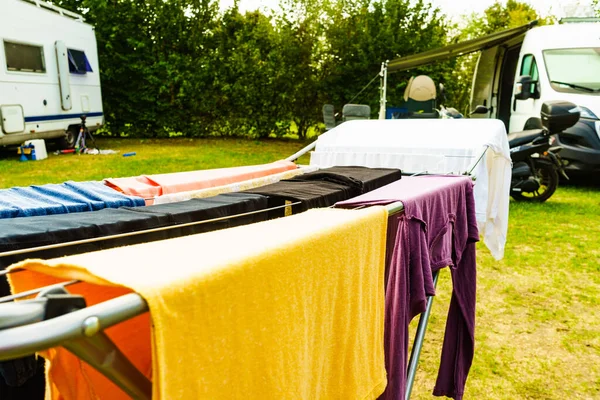 Wäsche Sauber Waschen Wäsche Hängt Zum Trocknen Der Wäscheleine Freien — Stockfoto