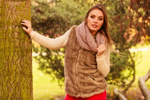 Belle Saison Automne Femme Mode Détendre Plein Air Marche Dans — Photo