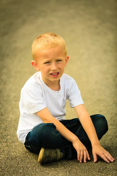 Little thoughtful boy child portrait outdoor — Stock Photo, Image