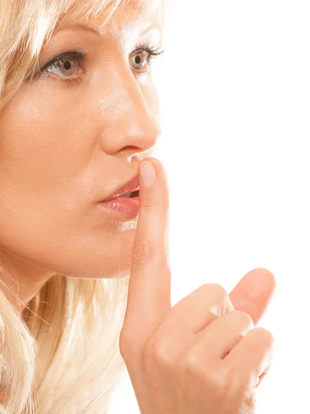 Mujer pidiendo silencio dedo en los labios gesto de silencio. —  Fotos de Stock