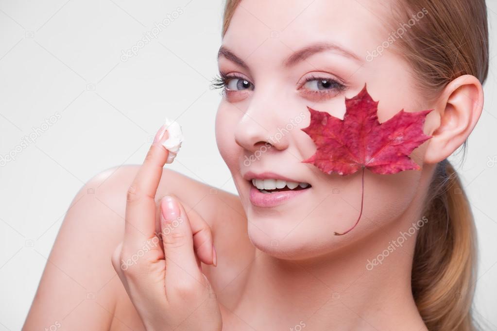 косметология осенью. сухая кожа осенью. осенний уход за кожей. сухая кожа осенью. кожа осенью.