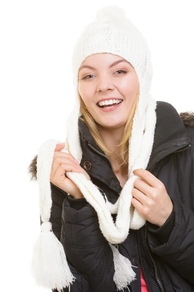 Wintervakantie. vrolijk meisje in warme kleren. — Stockfoto