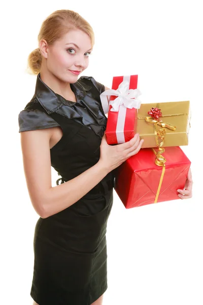 Le vacanze amano il concetto di felicità - ragazza con scatole regalo — Foto Stock