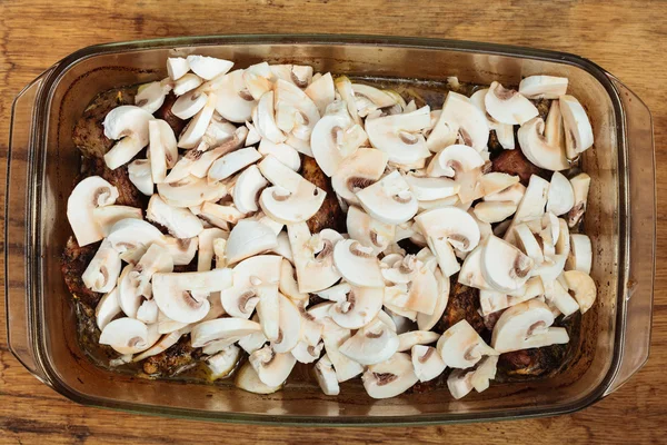 Food. Roasted chicken meat with mushrooms — Stock Photo, Image