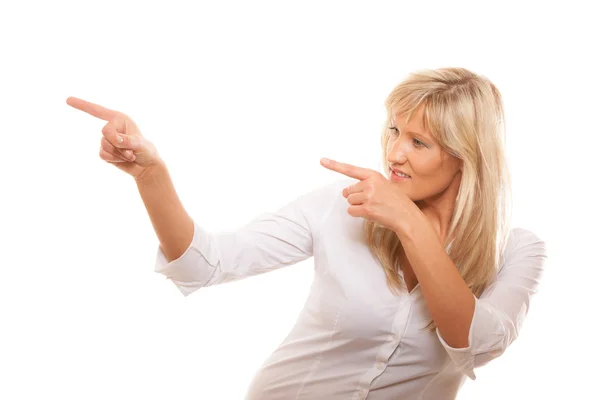 Conceito de publicidade - mulher apontando com o dedo — Fotografia de Stock