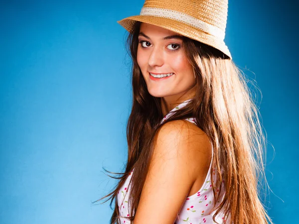 Girl in summer straw hat — Stock Photo, Image