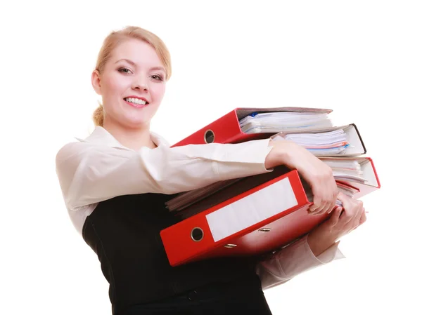 Geschäftsfrau trägt Stapel von Dokumenten bei sich — Stockfoto